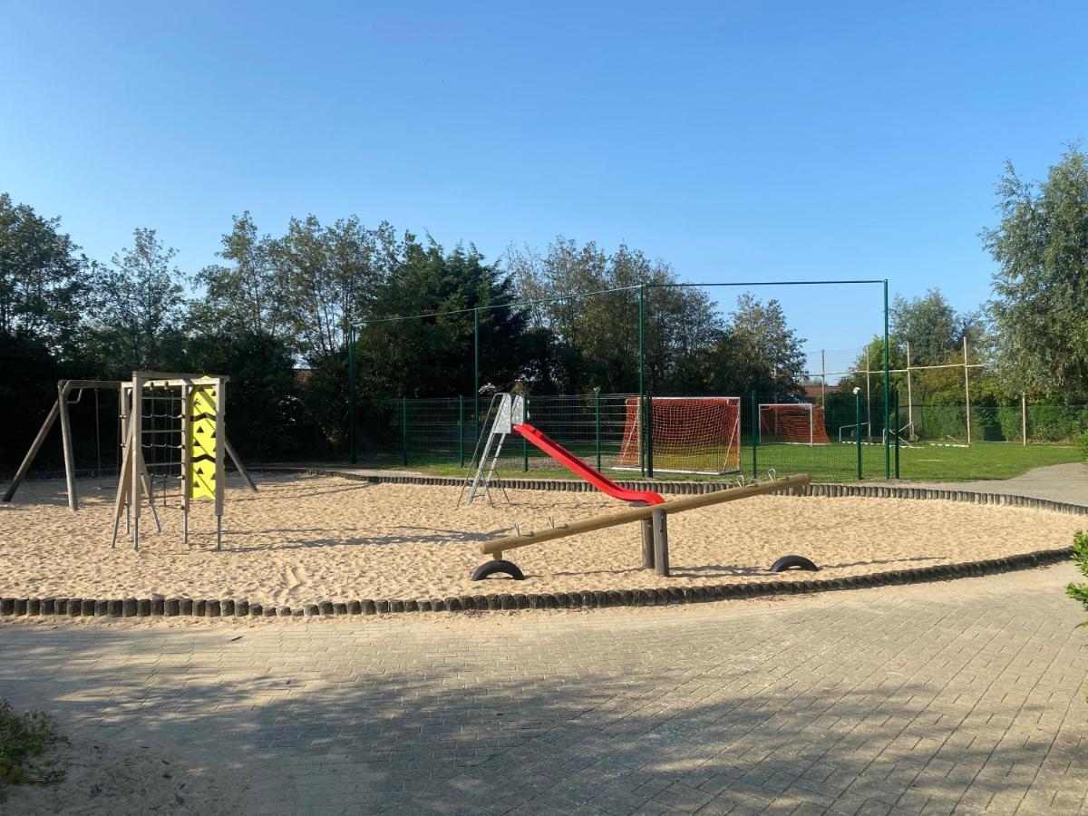 ホテル Zeepark Zeewind ブレーデネ エクステリア 写真